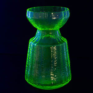 Riihimaki Lasi Oy Tamara Aladin green uranium glass vase